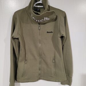 Bench Women's Olive Jacket With Large Collar And Long Sleeves Woth Thumb Holes.